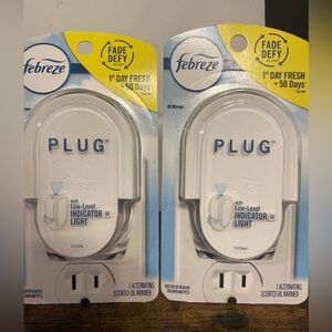 2 Febreze Alternating Scented Oil Plug in Warmer W/Low Level Indicator Light